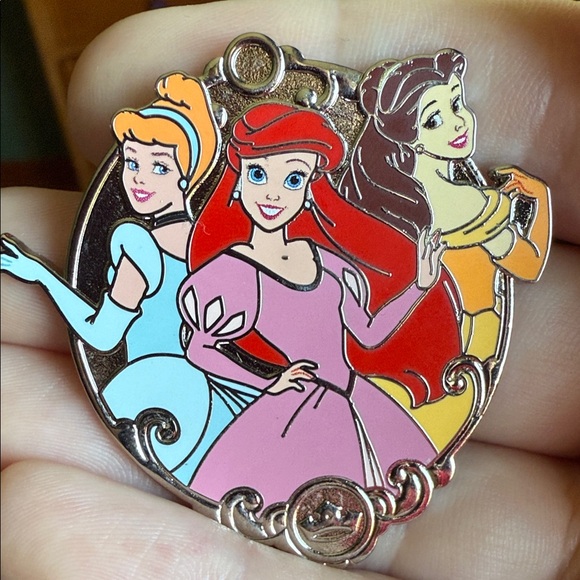 Disney Princess Trio Pin - Picture 5 of 5